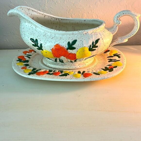 Arnels Mushrooms Antique 2pc Gravy Boat Raised Design Handpainted Made in USA - Picture 2 of 14